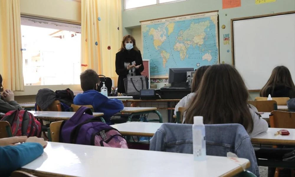 Συναγερμός στα σχολεία: Τι θα γίνει με τις απουσίες - «Πρέπει να σταματήσουμε τη μετάδοση» αναφέρει η Παγώνη